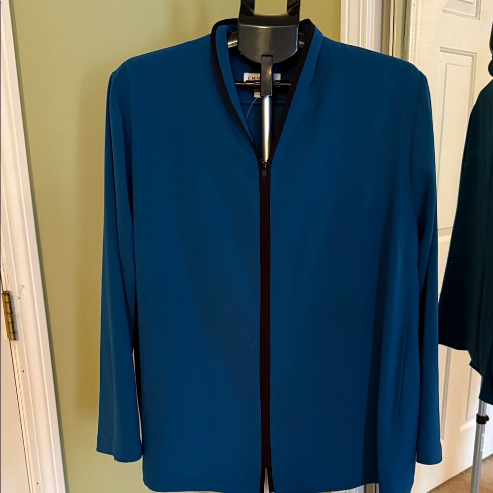 Elegant Blue Women's Blazer